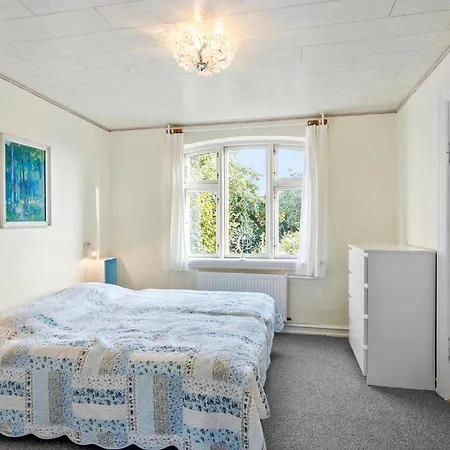 6 Bedroom Beautiful In Σπίτι διακοπών *