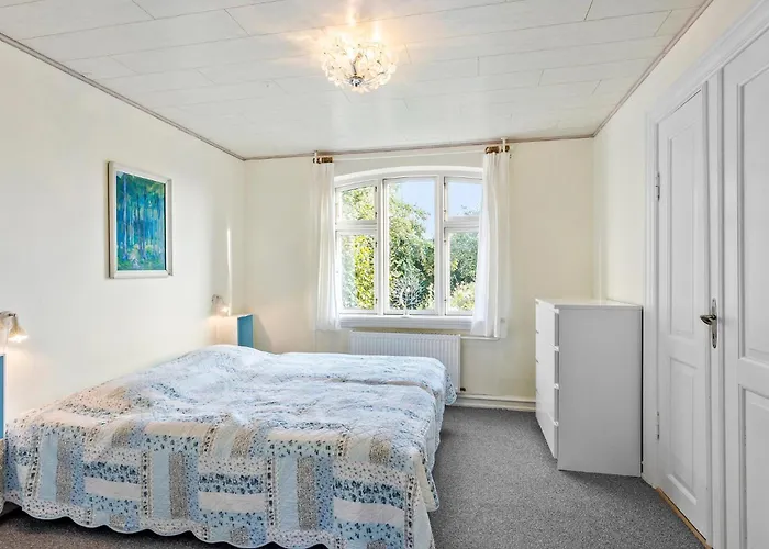 6 Bedroom Beautiful In Holiday home *