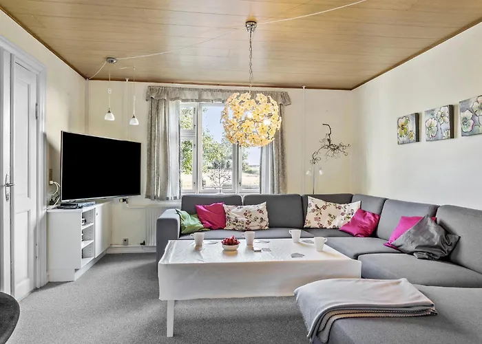 Holiday home 6 Bedroom Beautiful In Aeroskobing