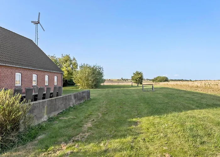 6 Bedroom Beautiful In Holiday home *